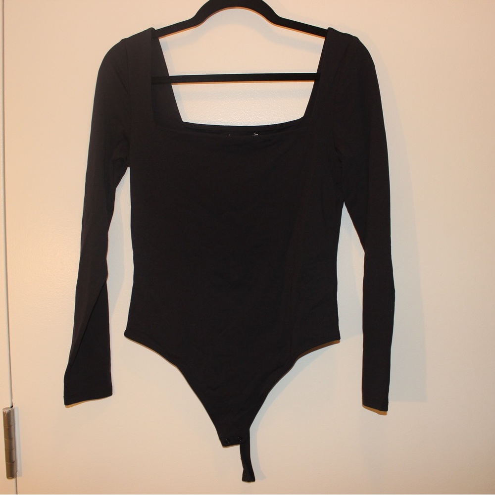 Aritzia Babaton Contour Squareneck Bodysuit in Black